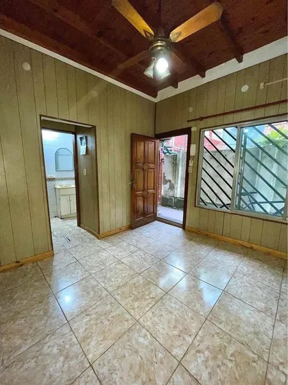 Casa En Venta - 1 Dormitorio 1 Baño - Lanús