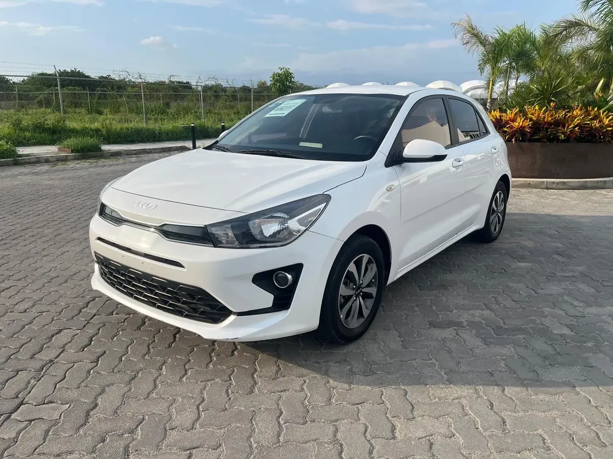 Kia Rio 2023 5p Lx L4/1.6 Aut