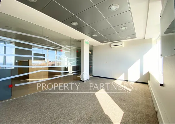 Oficina De 115m2 Ideal Para Inversión En Edifico V...