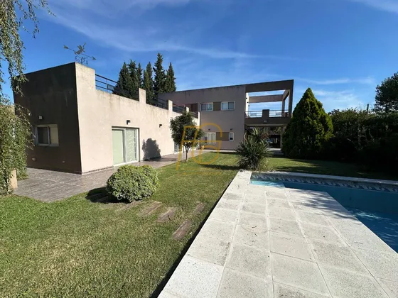 Casa En Venta, El Centauro