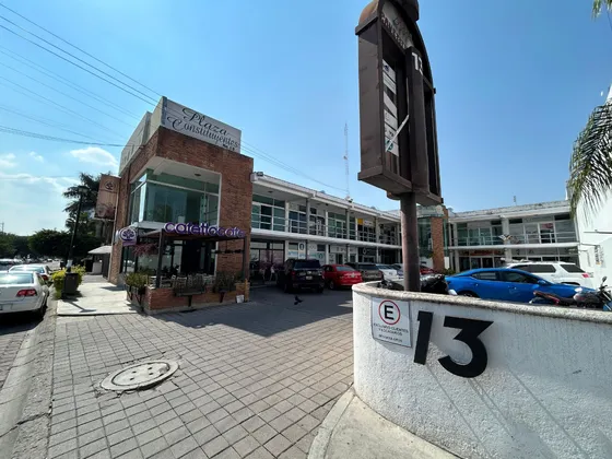 Local Comercial En Renta | Planta Baja | Excelente Ubicación En Plaza Constituyentes, Corregidora
