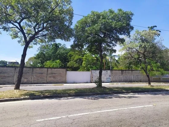 Leida Falcon Rentahouse Vende Terreno En Centro De Valencia Carabobo 23-11184 Lf