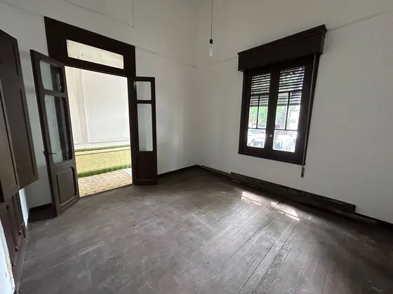 Alquiler - Casa  Con 6 Ambientes En Cordón - Magallanes Y Asunción