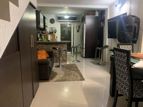 Vende Town House  Residencia  Laguna Club San Diego. Lino Juvinao