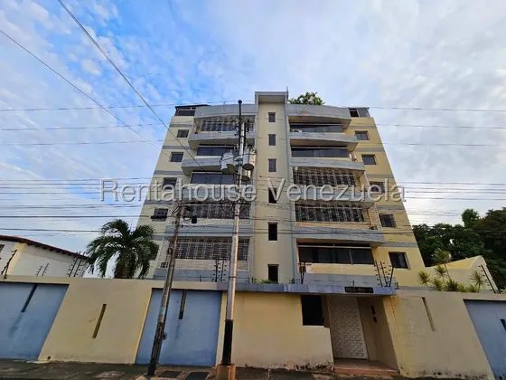 Asg Amplio Y Moderno Apartamento Tipo Penthouse En Venta En Urb La Romana 27-1514