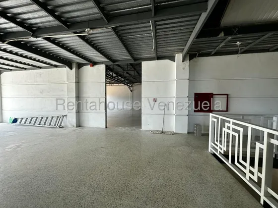 Maritza Lucena Alquila Local Comercial En Centro De Barquisimeto, En Excelentes Condiciones, Ideal Para Adptarlo A Tus Necesidades, Flujo Constante De Clientes, 