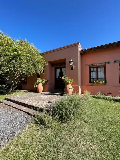 Country Cuatro Hojas, Mendiolaza Casa En Venta De Dos Dorm Y Escritorio , Piscina 