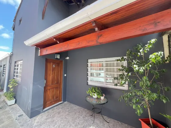 Impecable Dúplex Sobre Calle Juarez (barrio Escribano)