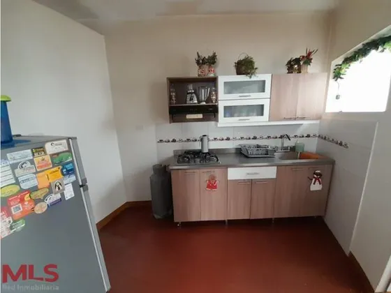 Apartamento De Tres Niveles En La Amercia(mls#238162)