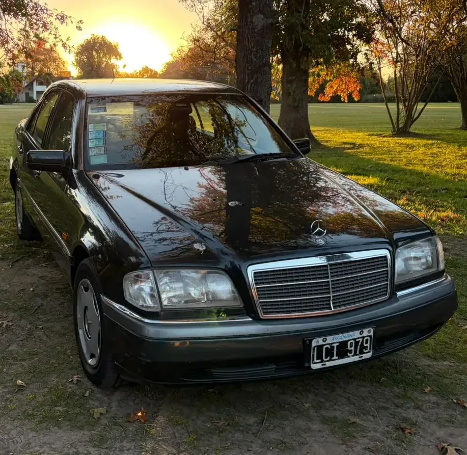 Mercedes-benz  Modelo: C250 Diesel Elegance (w202)