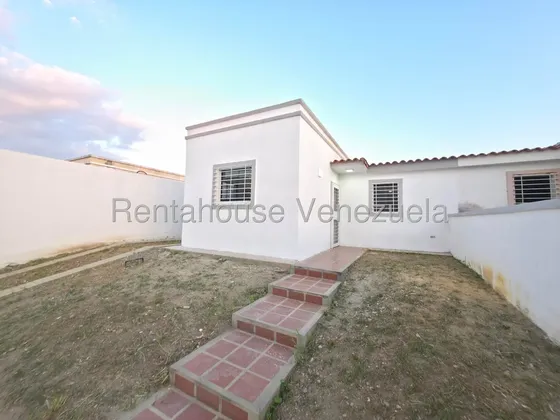 Karen García Vende Excelente Casa En Obra Limpia En Cabudare, Ideal Para Remodelar A Tu Gusto, Para Diseñar El Área Socila Que Desees.