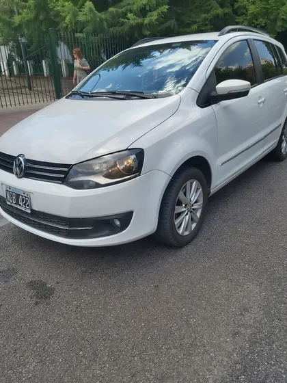 Volkswagen Suran 1.6 Highline 101cv