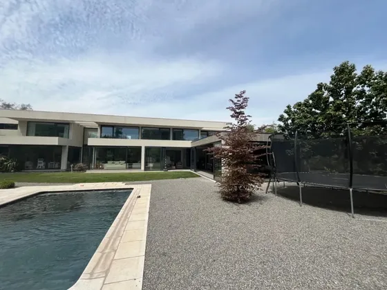 Casa En Venta De 5 Dorm. En Las Brisas De Chicureo