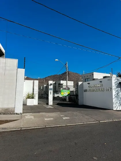 Vendo Casa Con Piscina En La Comuna De Til Til