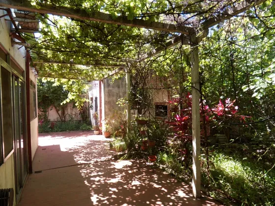  Venta De Casa Con 3 Dor, Jardin. Depend, Local