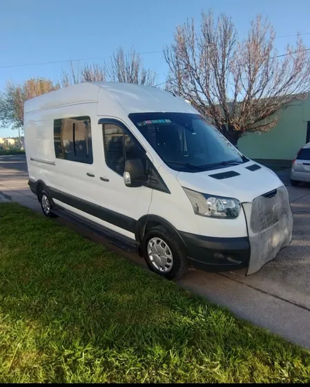Ford Transit 2.2 Furgon Largo 350l
