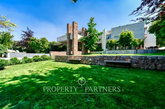 Exclusiva Casa Mediterránea En Valle Escondido