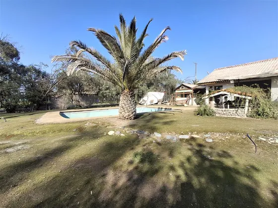 Casa En Venta De 5 Dorm. En Isla De Maipo