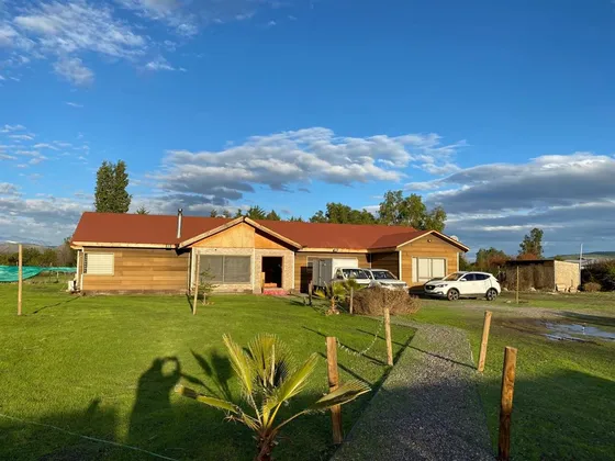 Casa En Venta De 5 Dorm. En Lampa