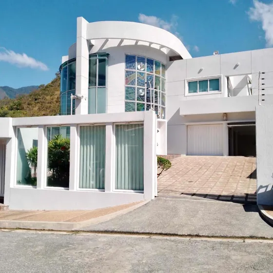 Casas Venta Espectacular Quinta En El Castaño Maracay