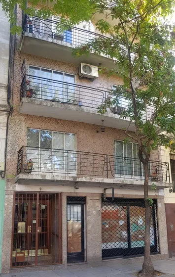 Piedras Al 1300 Y Av. Juan De Garay, San Telmo. Segundo Piso Por Escalera. 2 Ambientes Grande. Superficie: 83 M2, Cubiertos: 43 M2. Terraza Propia Anexable De 39 M2. Dormit Grande. Conexión Lavarropas
