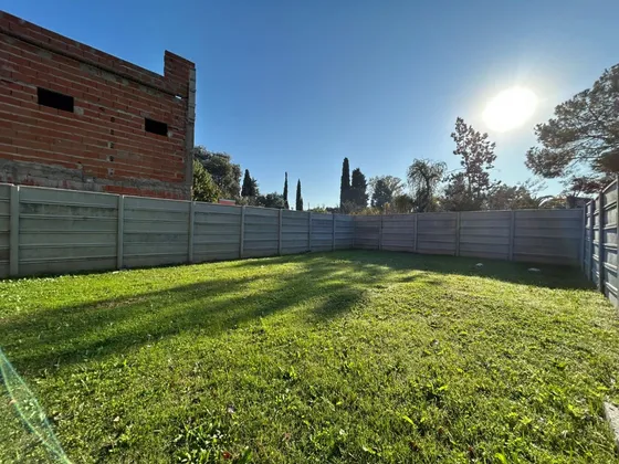 Lote Baldio 200 Mts² Cerrado En Jcp - Con Escritura