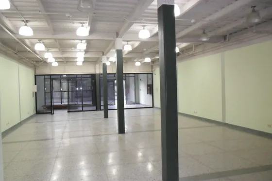 Local En Alquiler En Zona Industrial Castillito San Diego (ac)