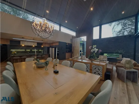 Casa En Venta, Alto De Las Palmas, Envigado.(mls#247706)
