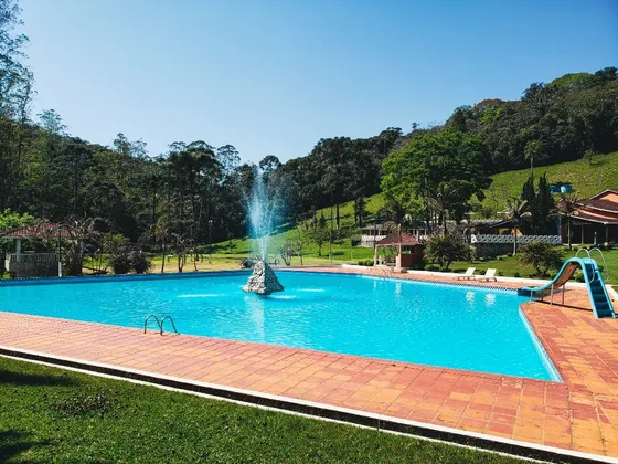 Sitio Para Festas E Temporada -piscina Semi Olimpíca 
