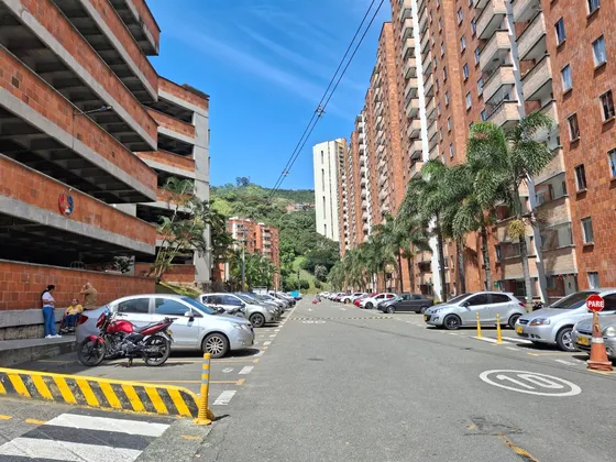 Apartamento En Venta Reservas Del Sur Con Parqueadero Privado. Precio De Oportunidad 