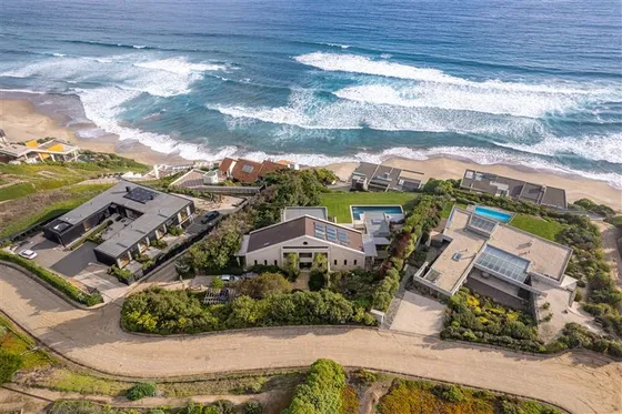 Gran Casa En Condominio Beranda