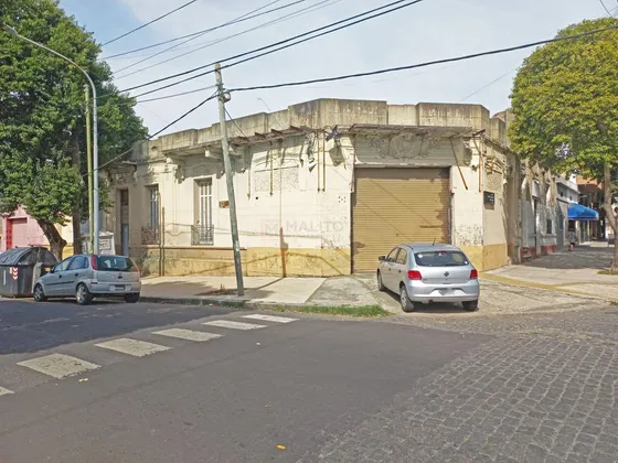 Venta Galpon 500m2 Con Locales Al Frente, Depositos Y Entrepiso De Oficinas En Villa Lugano