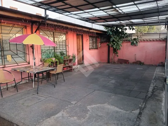 Casa En Venta De 5 Dorm. En Maipú