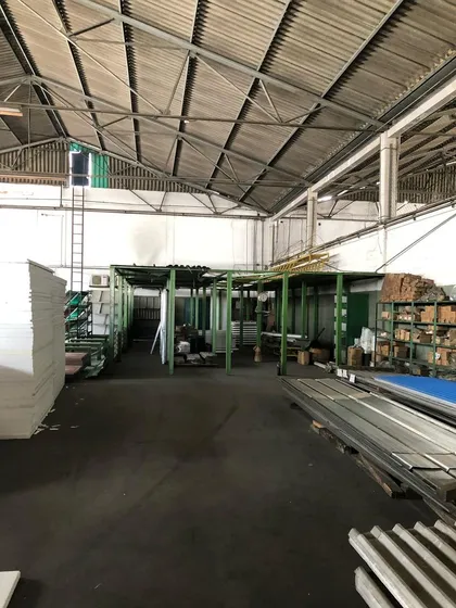 Venta Galpón Zona Industrial Dt