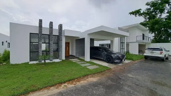 Casa De 1 Nivel Con 2 Habitaciones Y 2 Baños Muy Cerca De Downtown Punta Cana