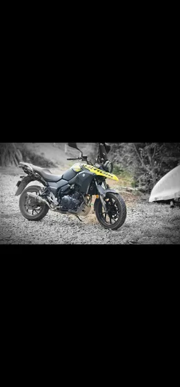 Moto Suzuki V Strom 250 L