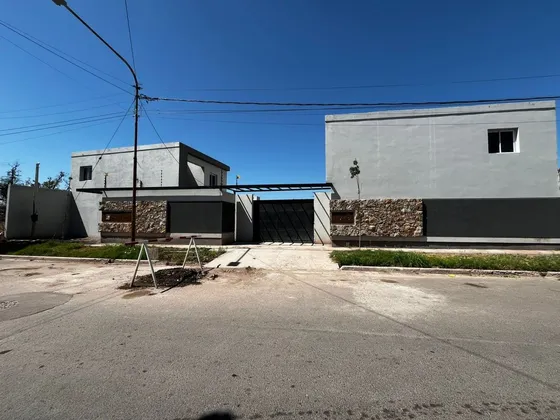 Venta Complejo A Estrenar Casas Y Dúplex Luzuriaga