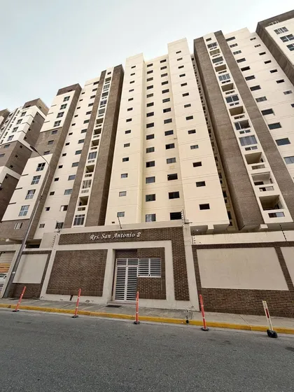 Hermoso Apartamento En Residencia San Antonio Ii | Urbanizacion Base Aragua, Maracay