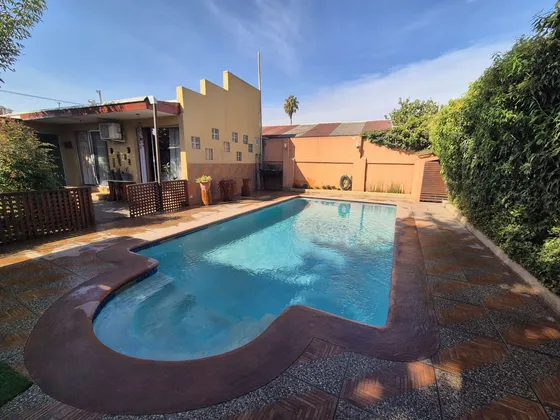 Con Piscina, Quincho Y Jardin, Gran Casa Familiar En Venta