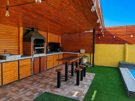 Casa 4d/3b Con Quincho Y Piscina En Las Vizcachas