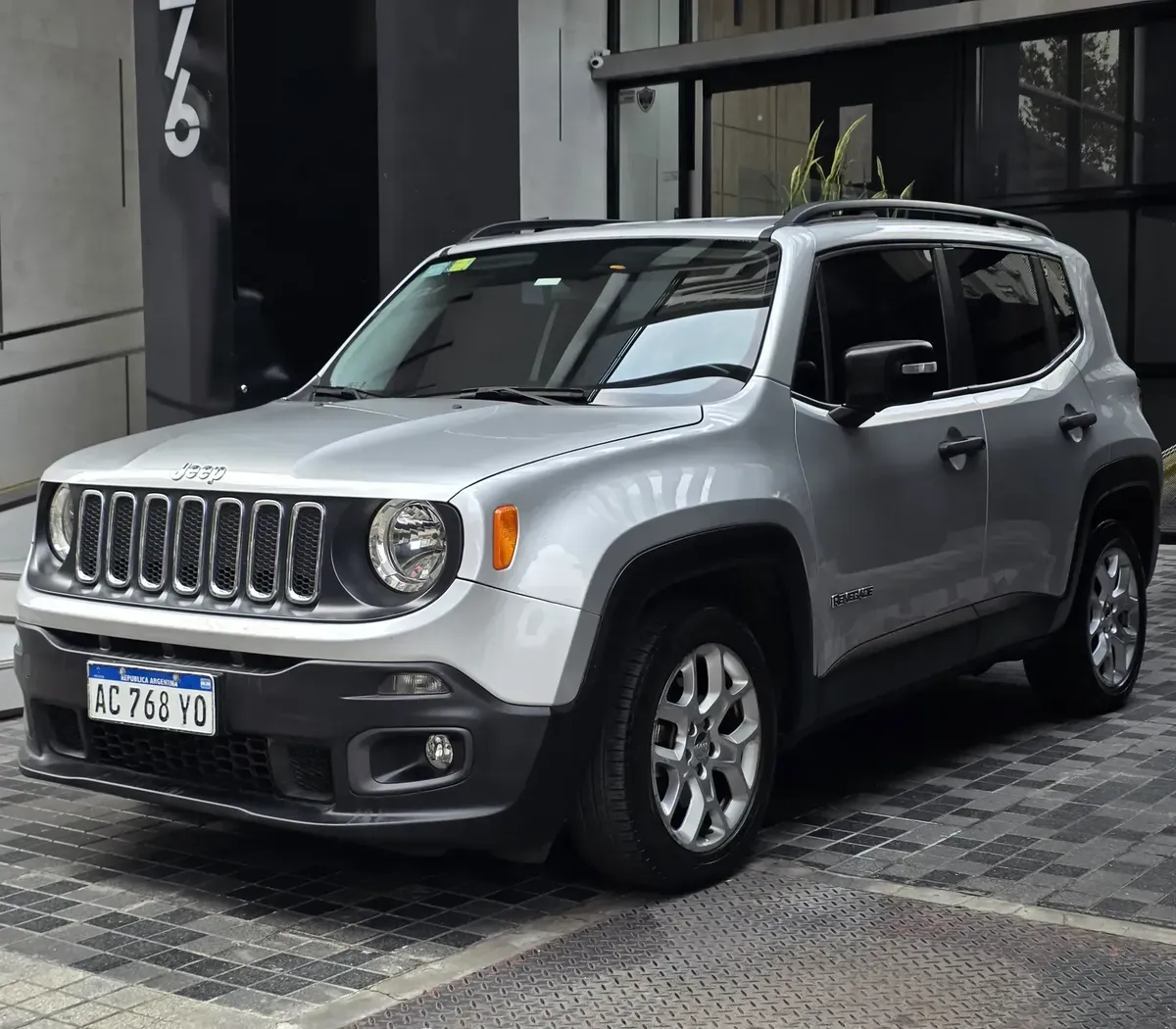Jeep Renegade 1.8 Sport AT