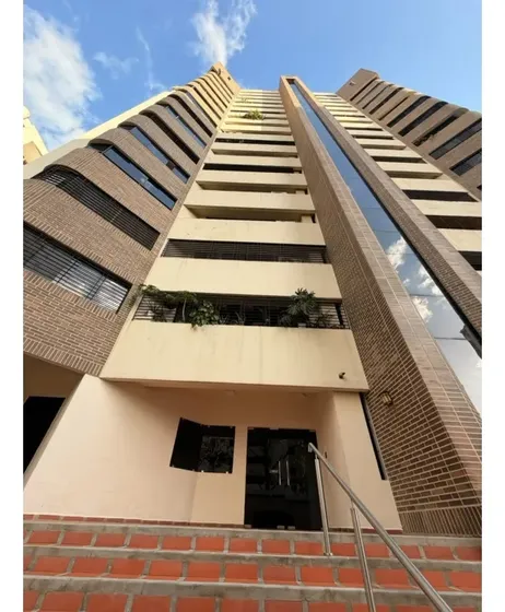 Alquiler De Lujo En Valles De Camoruco