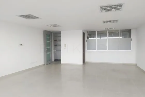 Oficina En Venta En Puente Largo. Cod V4157