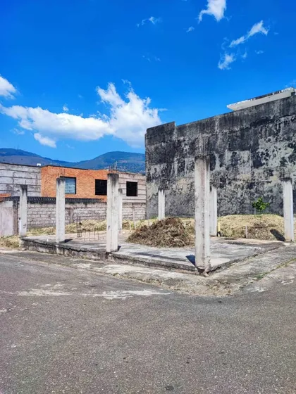 N.m Parcela En Venta En Arjona, Urbanización Valle Arriba