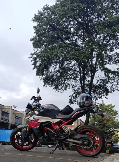 Bmw G310r Modelo 2022 Comprada En Marzo Del 2023