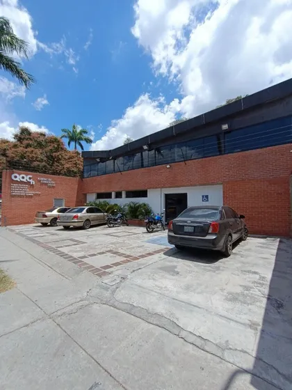 Venta De Clinica /casa Comercia  En Chuao Caracas