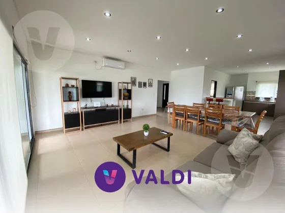 Casa En Venta - Barrio Cruz Del Sur, Canning