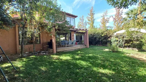 Casa En Venta De 6 Dorm. En Huechuraba