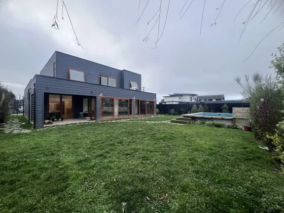 Espectacular Casa En Arriendo En Loteo Centenario.