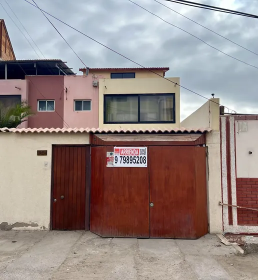 Casa Con Oficina Independiente | Excelente Ubicación